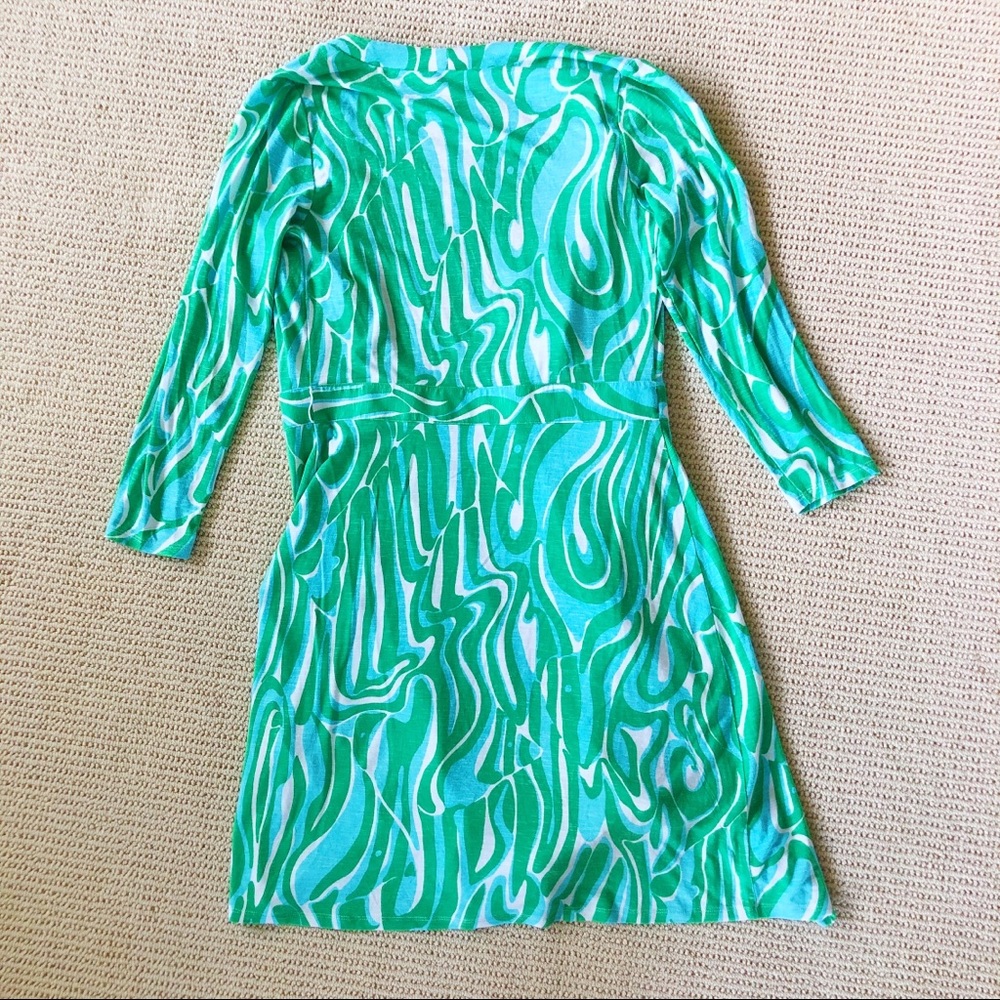 Knit Lilly Pulitzer wrap dress. Classic wrap dress - Picture 4 of 4
